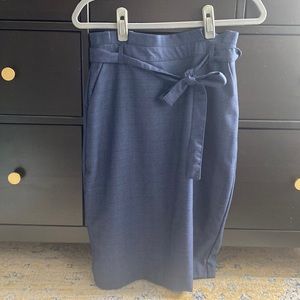 Adorable navy plaid pencil skirt!